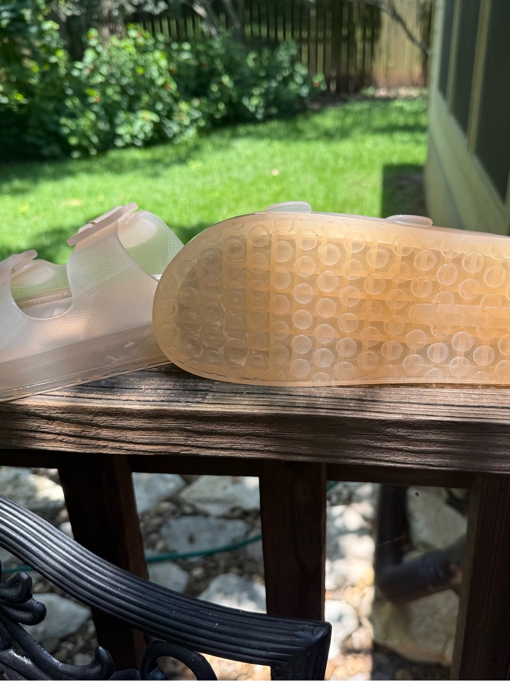 Cushionaire Pool Slide Sandals in Champagne - Women’s 9 - Picture 5 of 6